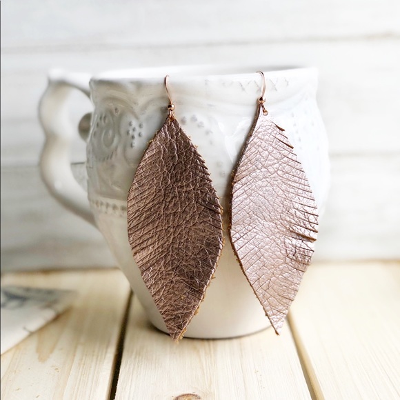Rose gold leather feather earrings 🌸✨boho✨🌸 - Picture 2 of 3